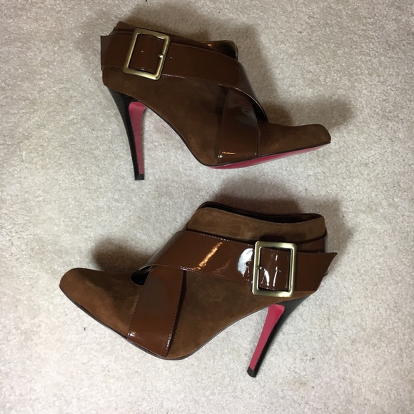 Paris Hilton Shoes - ⬇️ $65 Paris Hilton suede shoes size 8